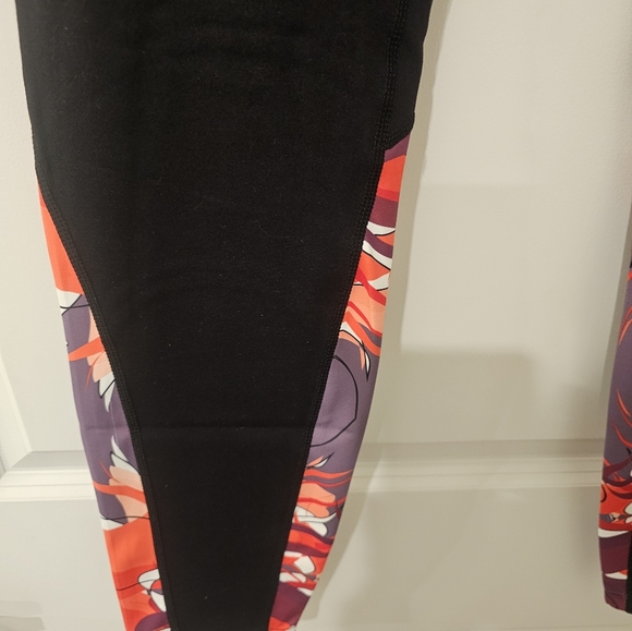 LADIES BLACK FITWEAR LEGGINGS. DESIGNED IN NEW ZEALAND. NWT. RETAILS FOR $69.99 - Picture 4 of 8